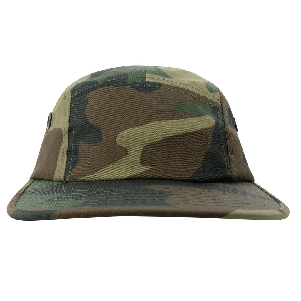 Gorra Woodland con dos orificios laterales de ventilación y correa de cuero ajustable
