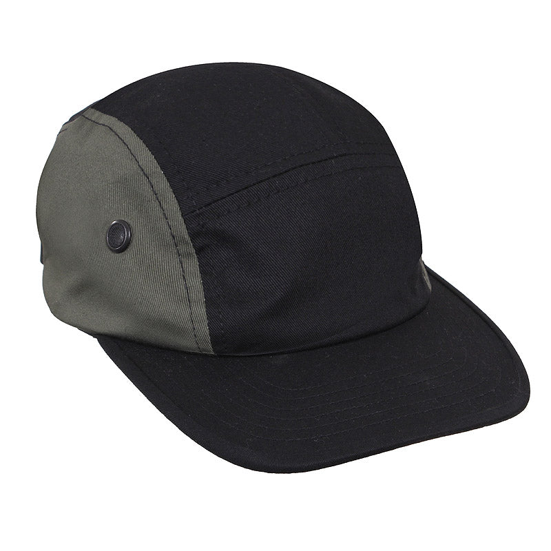 Gorra WOODLAND con dos orificios de ventilación laterales y correa de cuero ajustable