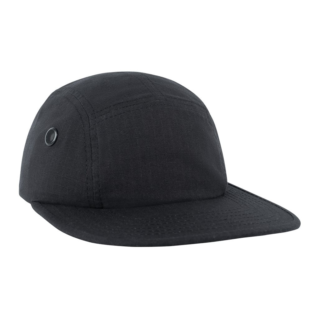 Gorra negra rip-stop con dos orificios de ventilación laterales y cierre ajustable