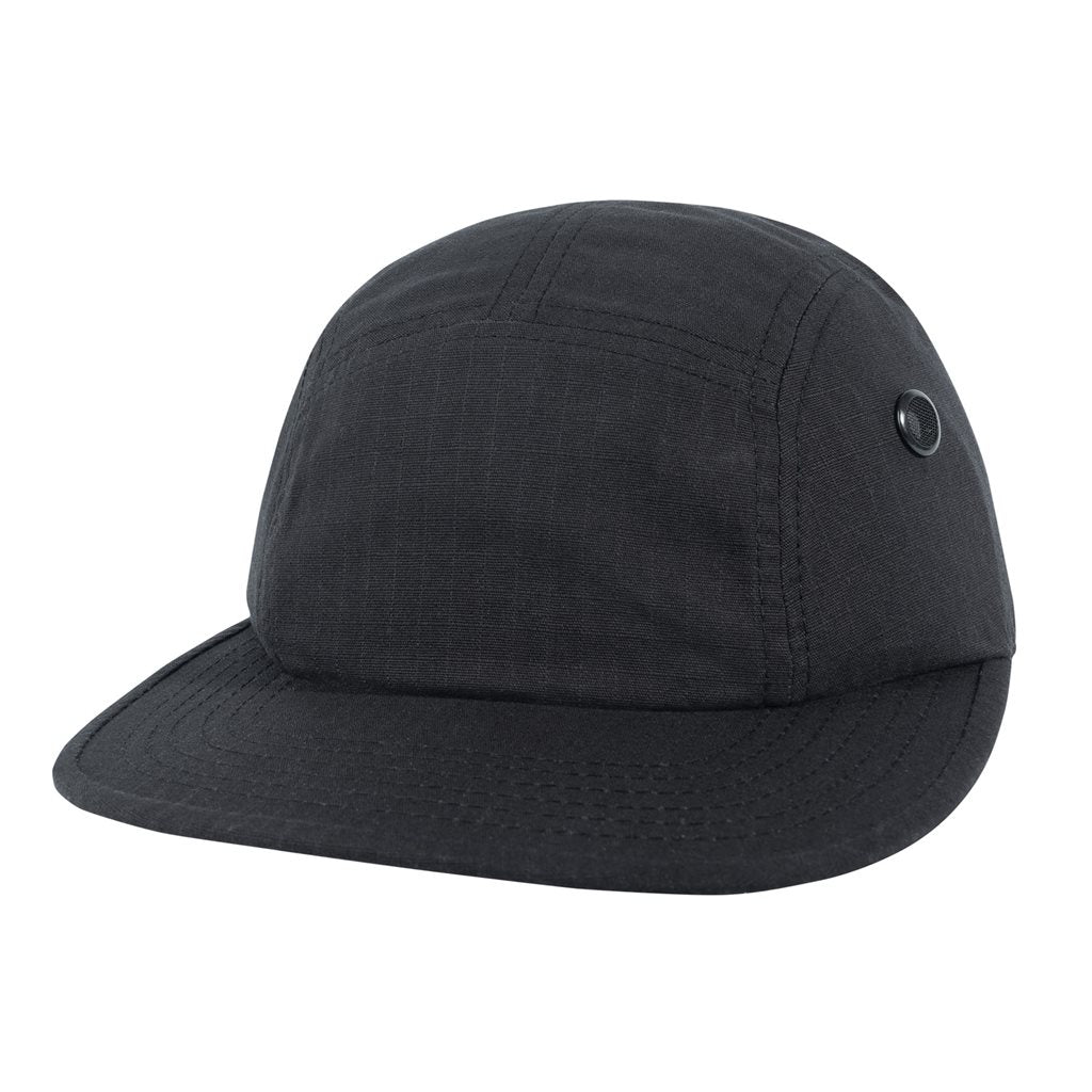Gorra negra rip-stop con dos orificios de ventilación laterales y cierre ajustable