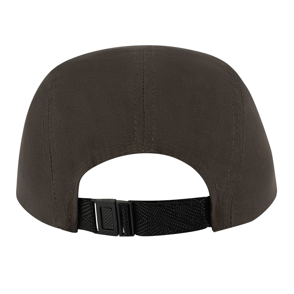 Gorra negra rip-stop con dos orificios de ventilación laterales y cierre ajustable