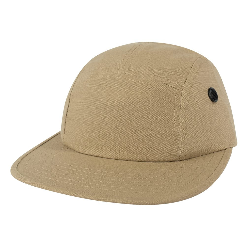 Gorra negra rip-stop con dos orificios de ventilación laterales y cierre ajustable