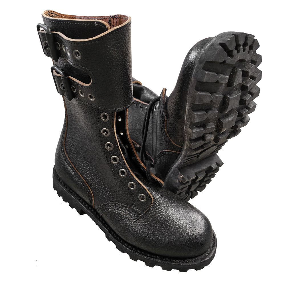 Botas francesas Old Kanady de cuero con hebillas, nuevas con posibles rozaduras por almacenamiento militar