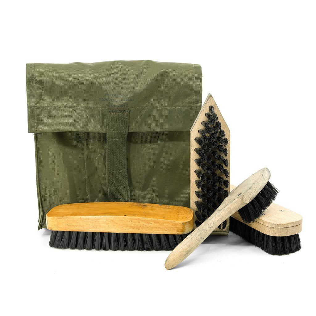 Set de cepillos para cuidado del calzado con funda de velcro (usado)