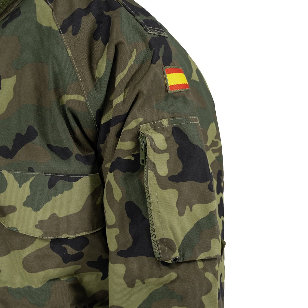 Chaqueta impermeable con membrana Woodland española usada