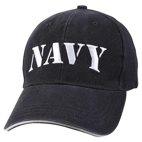 Gorra perfil bajo oscura con bordado NAVY y visera triple reforzada