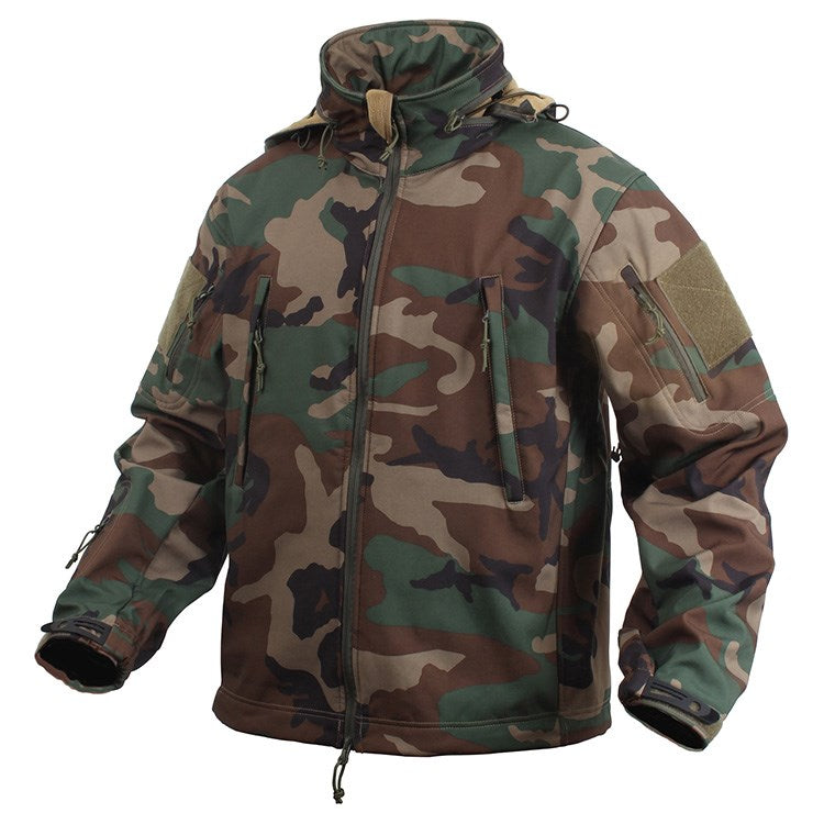 Chaqueta Táctica Softshell Woodland con capucha