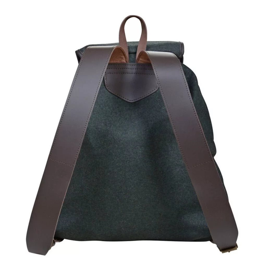 Mochila Loden 24 l verde con accesorios de cuero y dos bolsillos frontales