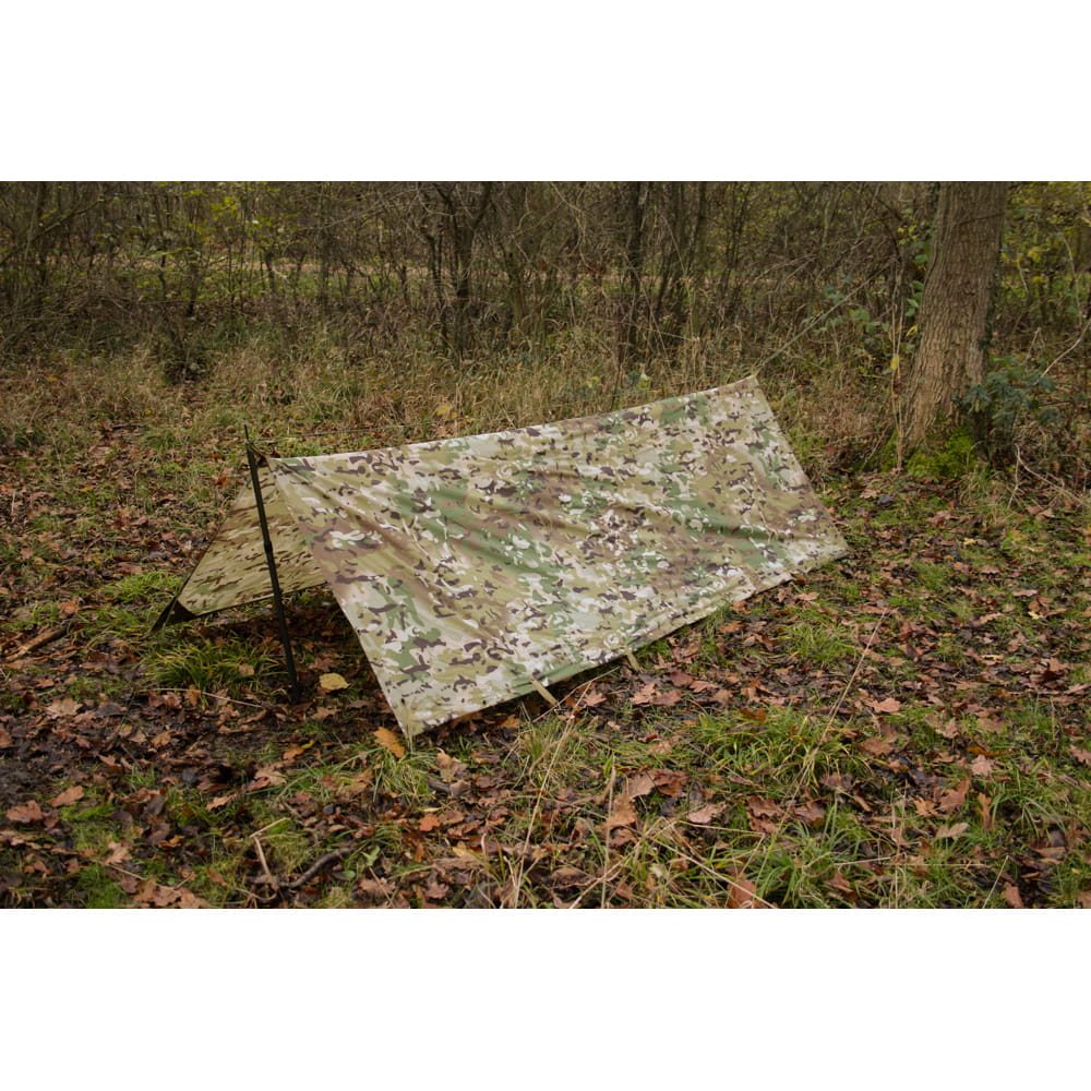 Lona BASHA 270 x 175 cm de nylon recubierto, plegada en bolsa aprox. 20 x 16 x 7 cm