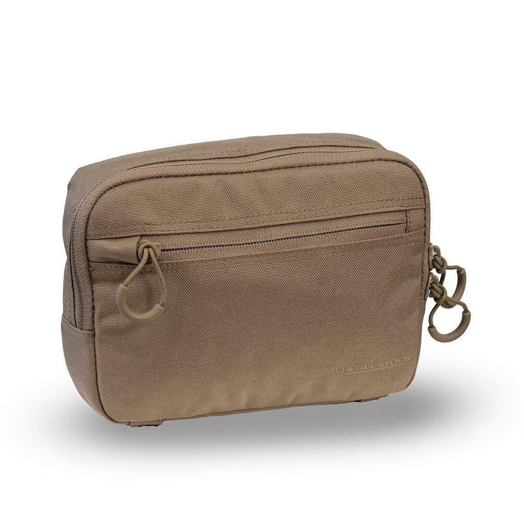 Funda A2SP Eberlestock compatible con MOLLE/PALS, vista que muestra dos bolsillos con cremalleras y tiradores.