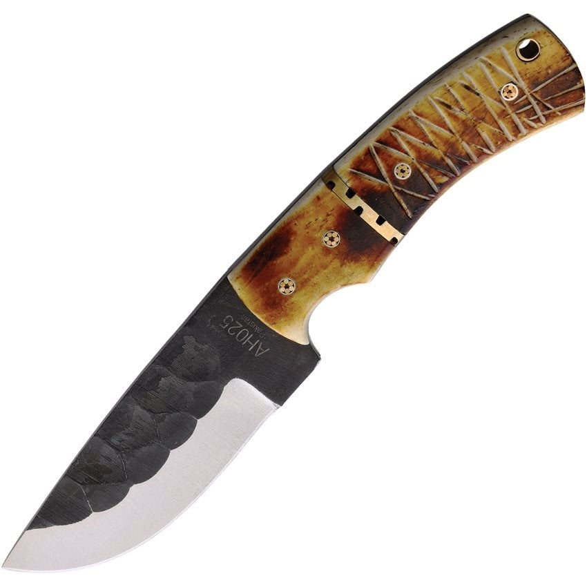 Cuchillo HUNTER de hoja fija con acabado negro, mango de asta y funda de cuero