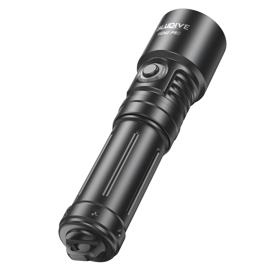 Linterna BD40 PRO recargable impermeable 3000 lúmenes alcance 464 m negra