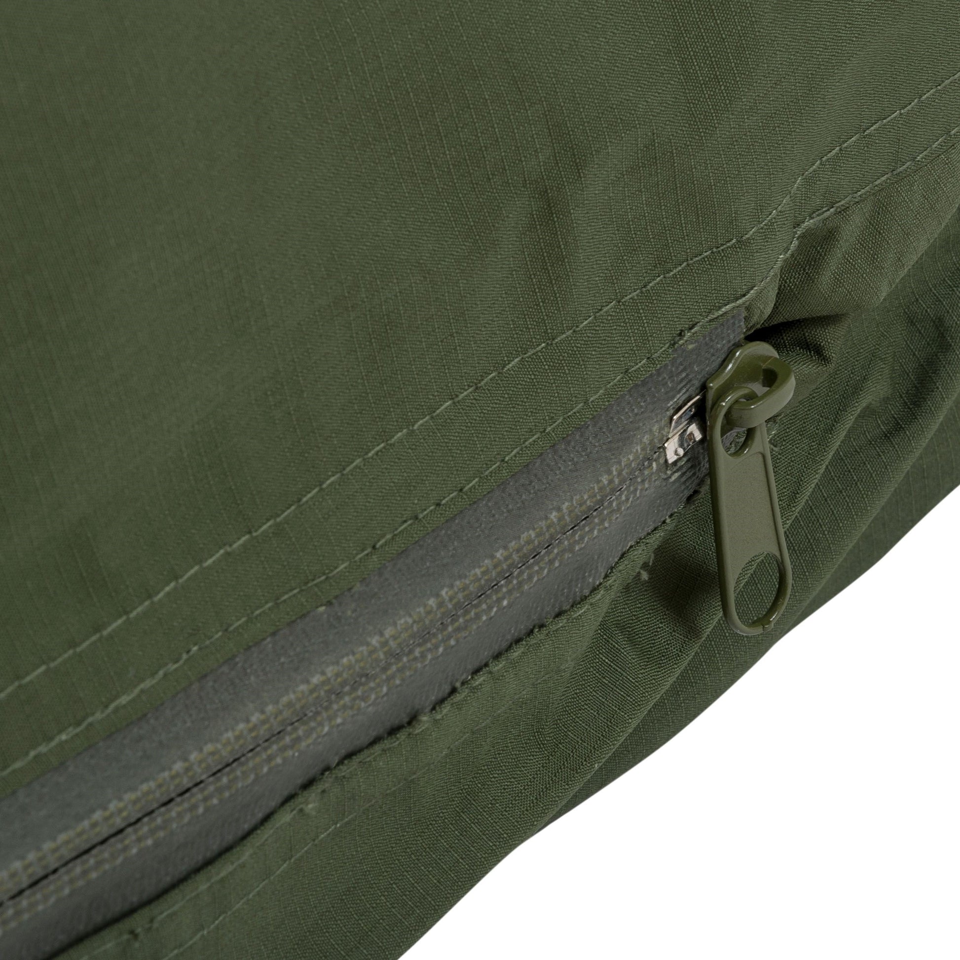Funda para saco de dormir HAWK verde resistente e impermeable con mosquitera integrada