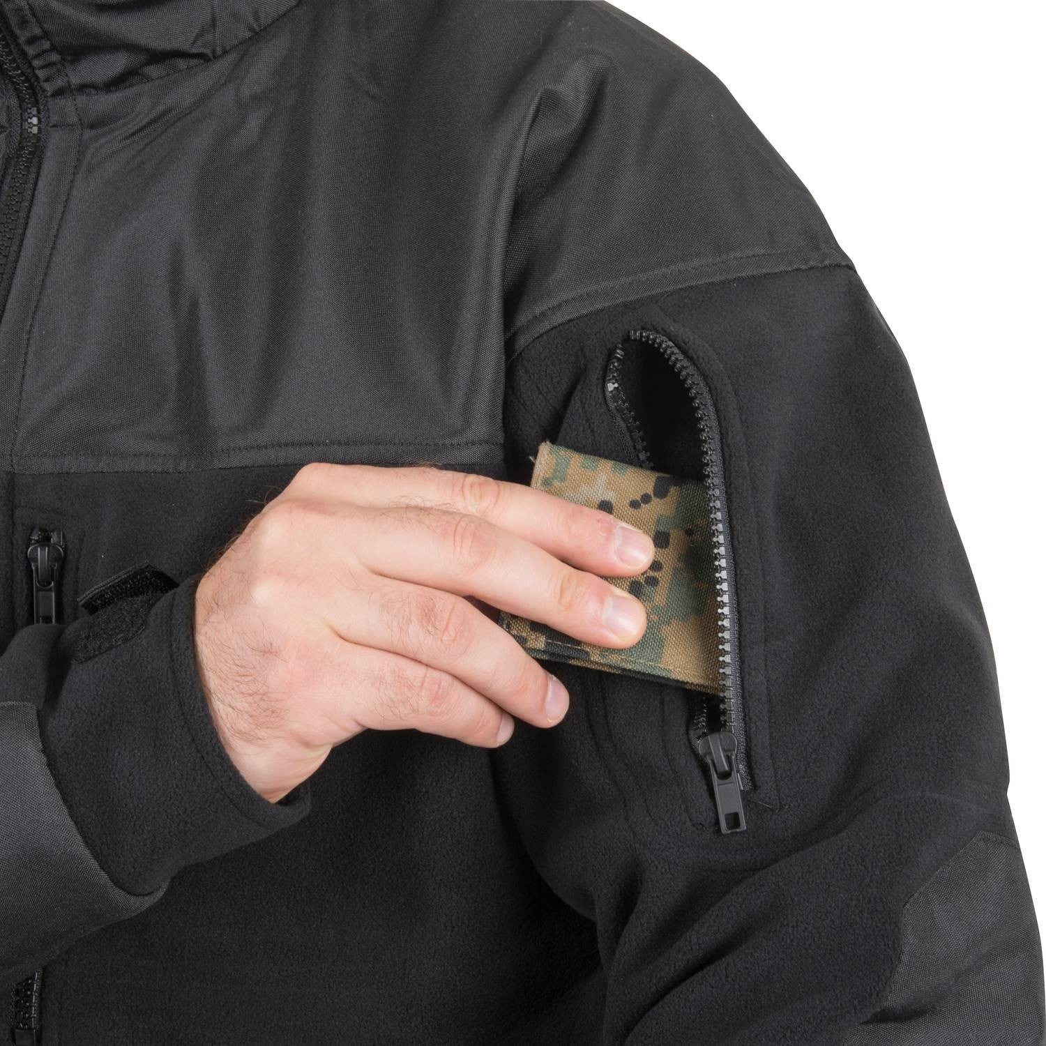 Chaqueta fleece Classic Army negra con corte cómodo y múltiples bolsillos