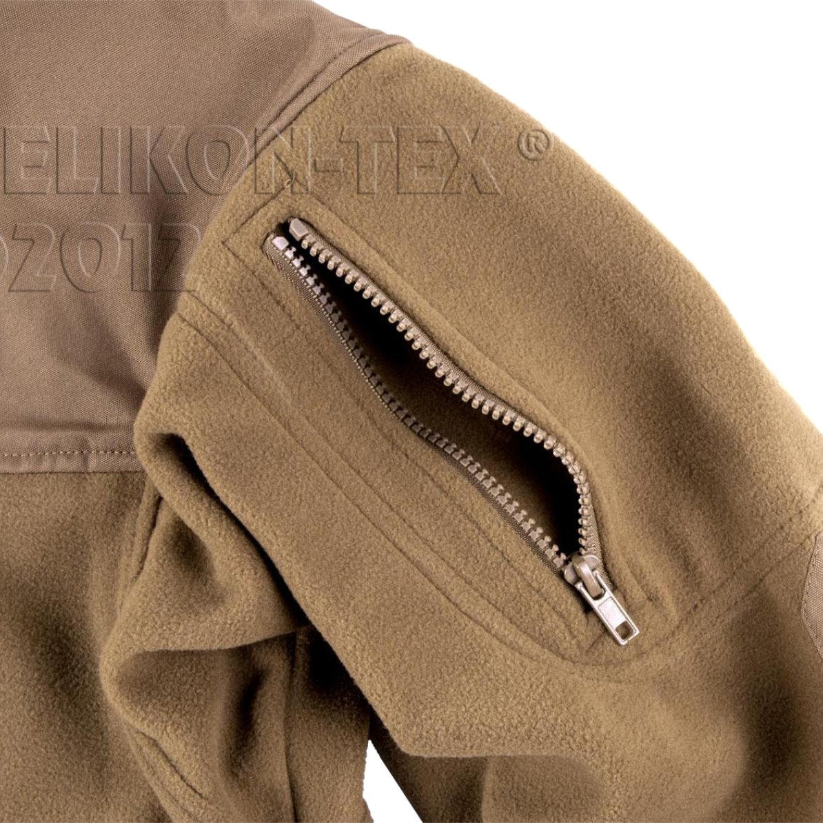 Chaqueta forro polar Classic Army azul marino, material suave y resistente, corte cómodo y bolsillos frontales