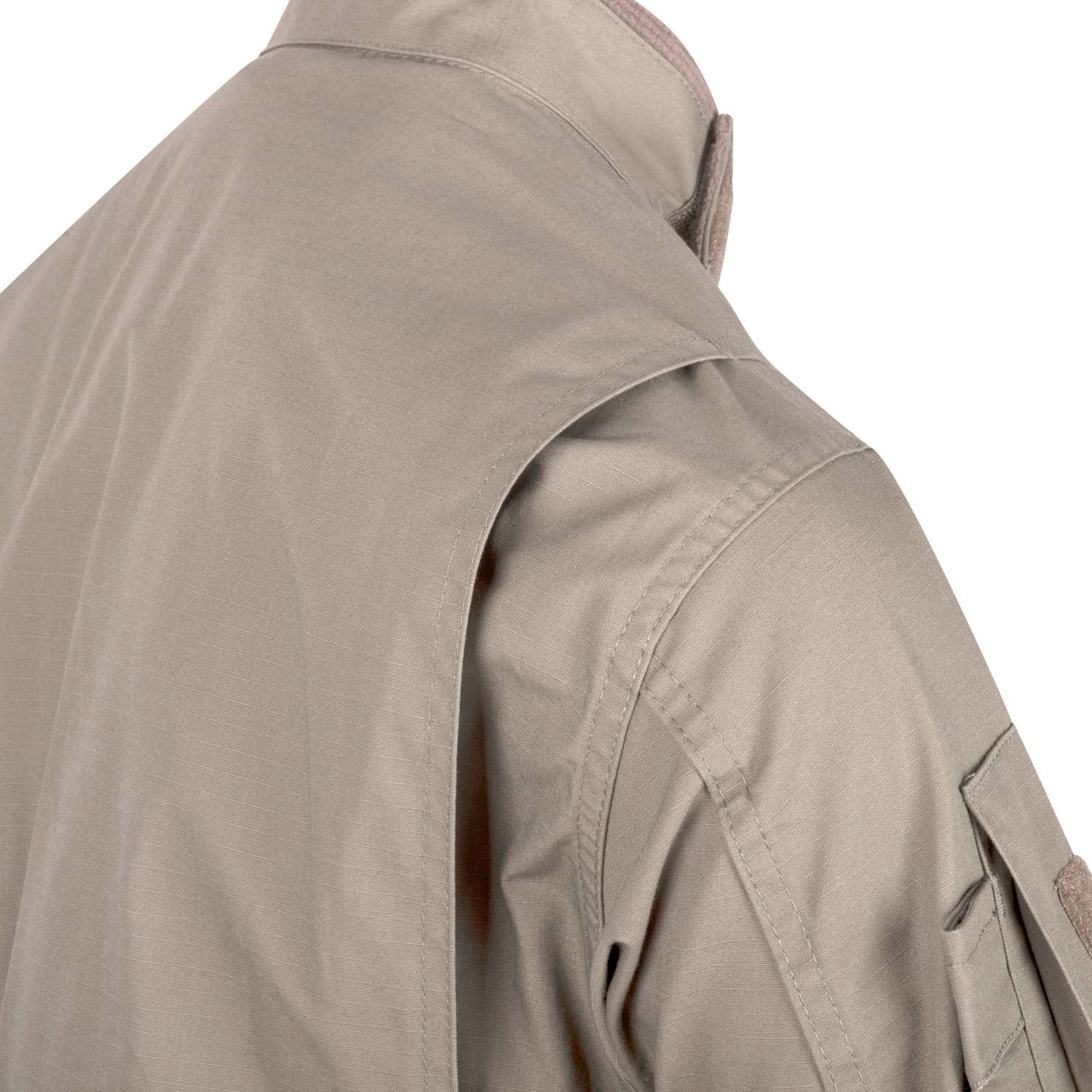 Chaqueta CPU rip-stop estilo ejército polaco, corte moderno y cuello alto forrado