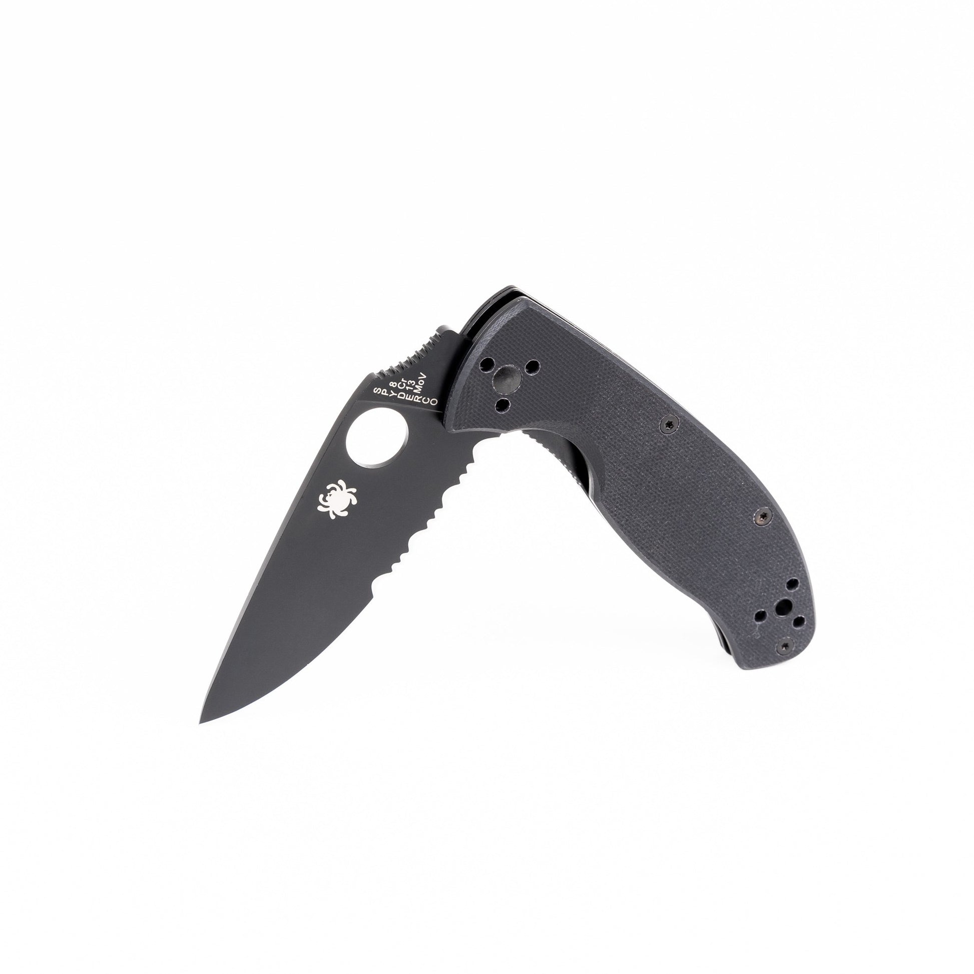 Navaja plegable Spyderco Tenacious negra con hoja ennegrecida y filo combinado