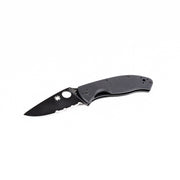 Navaja plegable Spyderco Tenacious negra con hoja ennegrecida y filo combinado