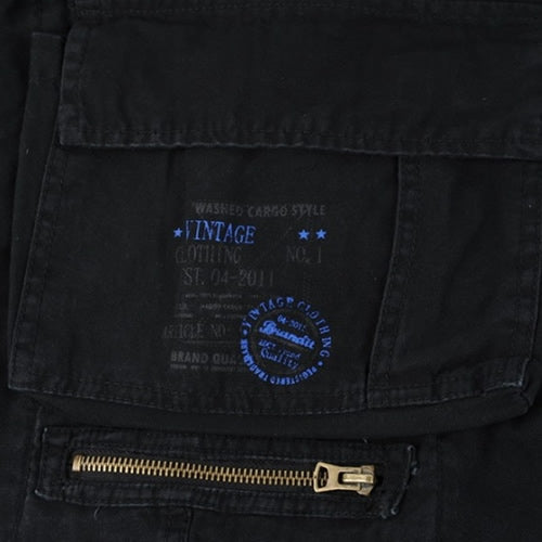 Bermudas cargo negras AVAGE con cinturón vintage y múltiples bolsillos