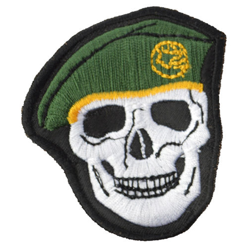 Parche calavera baret color vino tamaño aprox. 6,5 x 5,5 cm