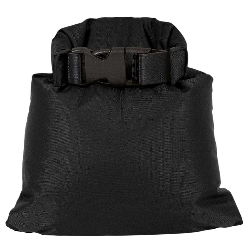 Bolsa impermeable MEDIUM POUCH 4L negra en nylon con recubrimiento PU