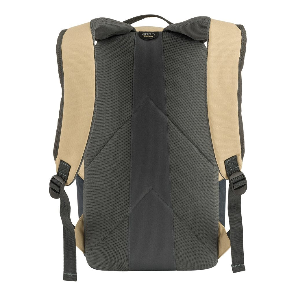 Mochila ARRAN Daysack 22 L negra vista frontal