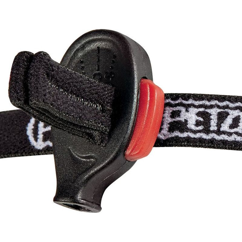 Linterna frontal Petzl e+LITE P4 en funda, ultraligera y compacta para emergencias (50 lm)