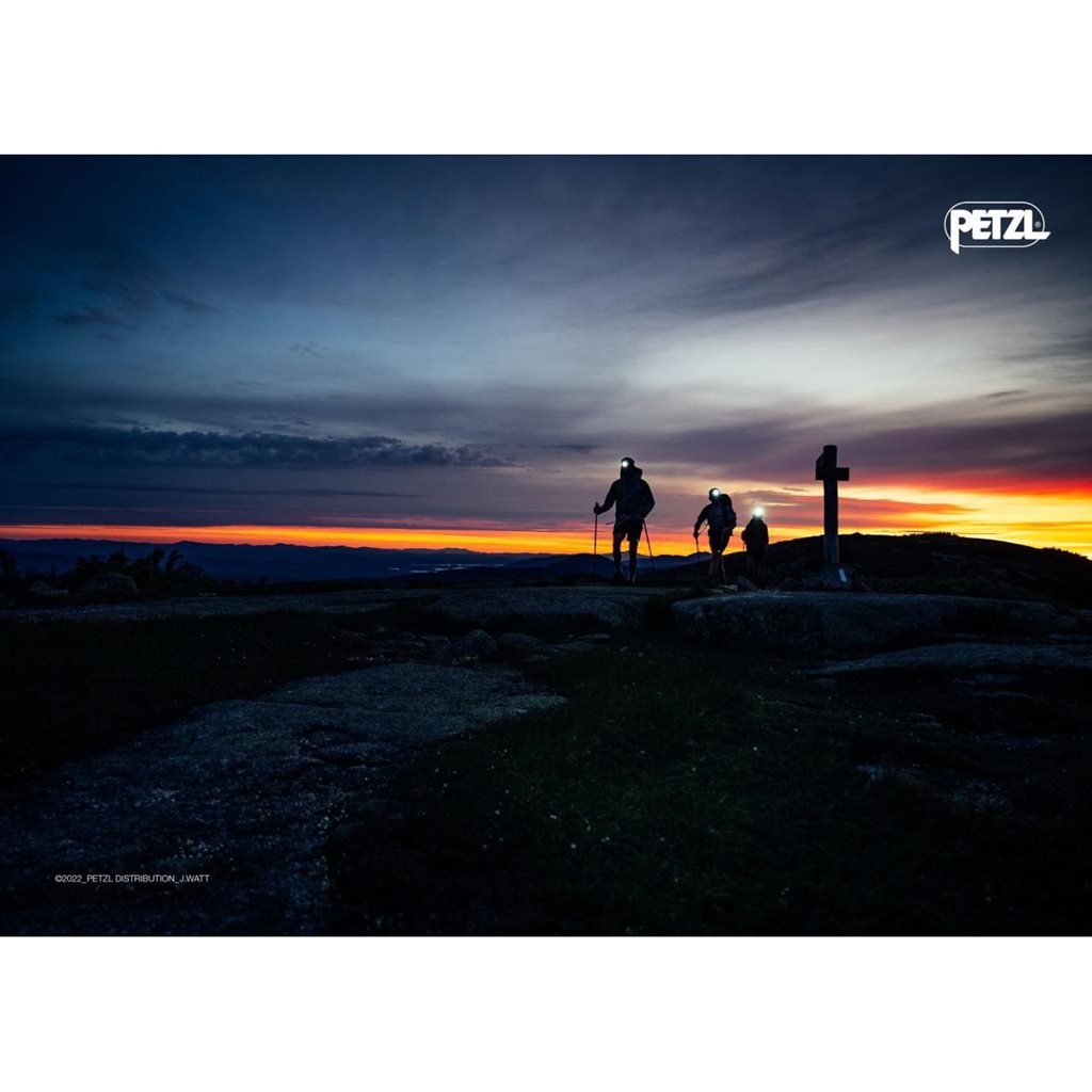 Linterna frontal TIKKA de PETZL con reflector fosforescente