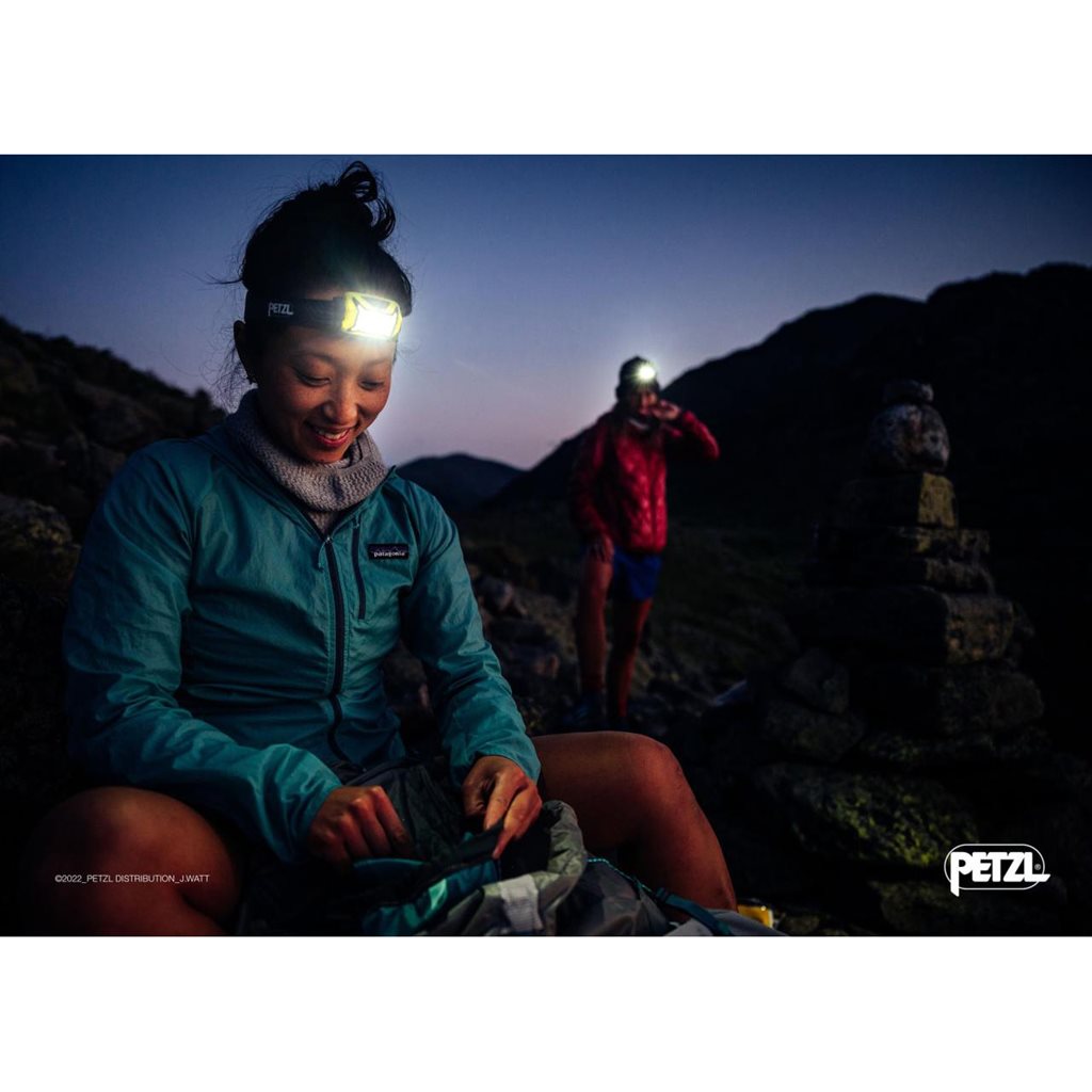 Linterna frontal TIKKA de PETZL con reflector fosforescente
