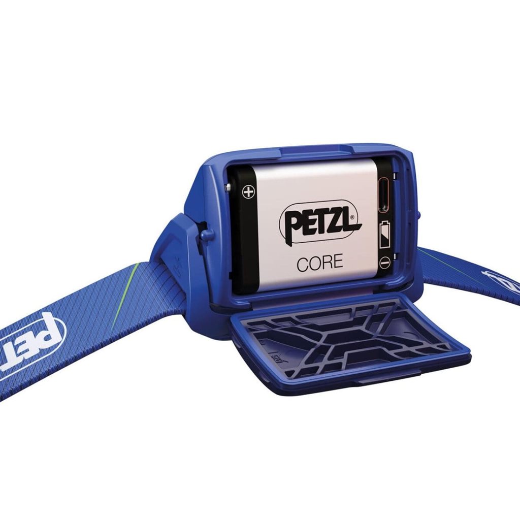 Linterna frontal TIKKA CORE 2025 negra de Petzl, 450 lúmenes, reflector fosforescente y batería CORE incluida