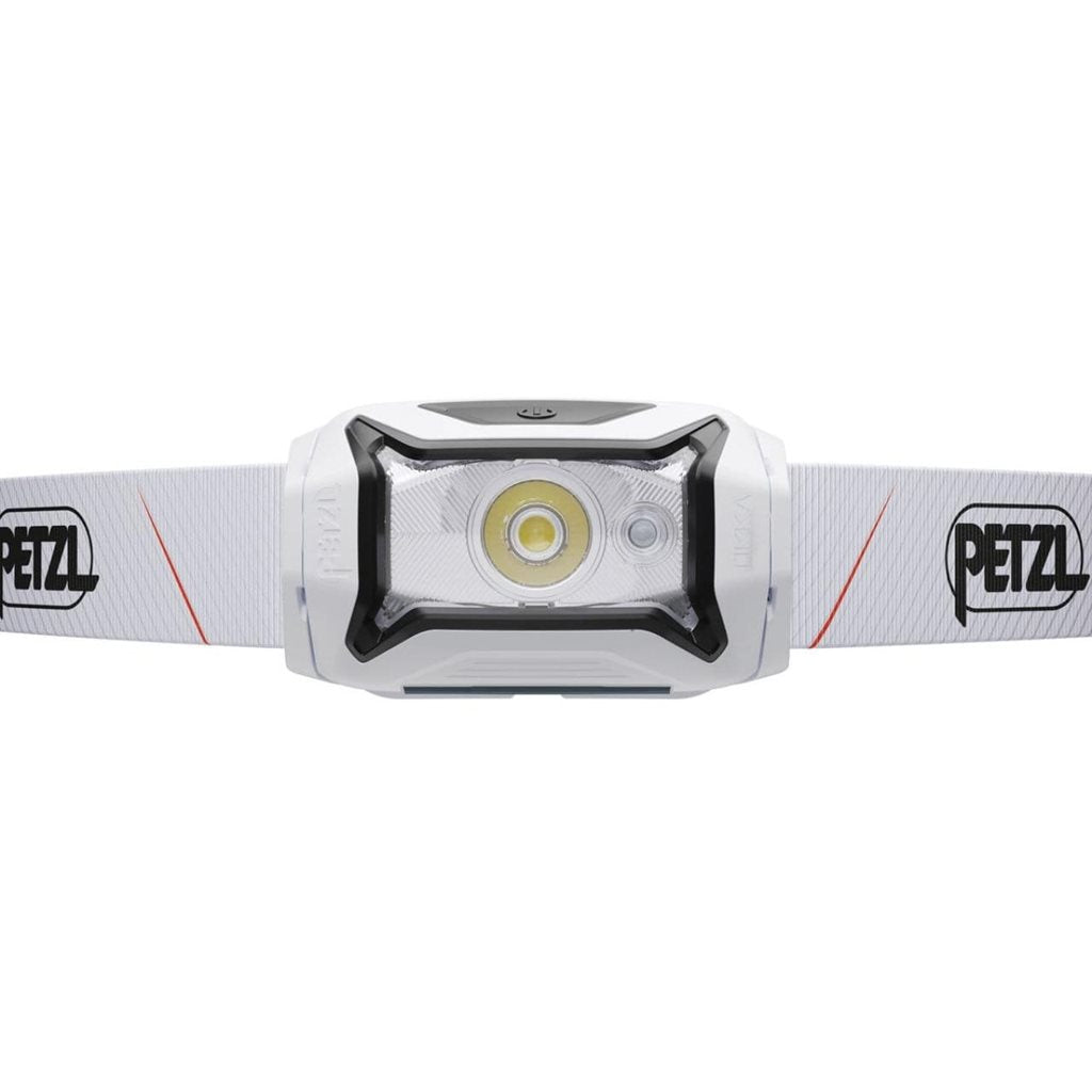 Linterna frontal TIKKA CORE 2025 negra de Petzl, 450 lúmenes, reflector fosforescente y batería CORE incluida