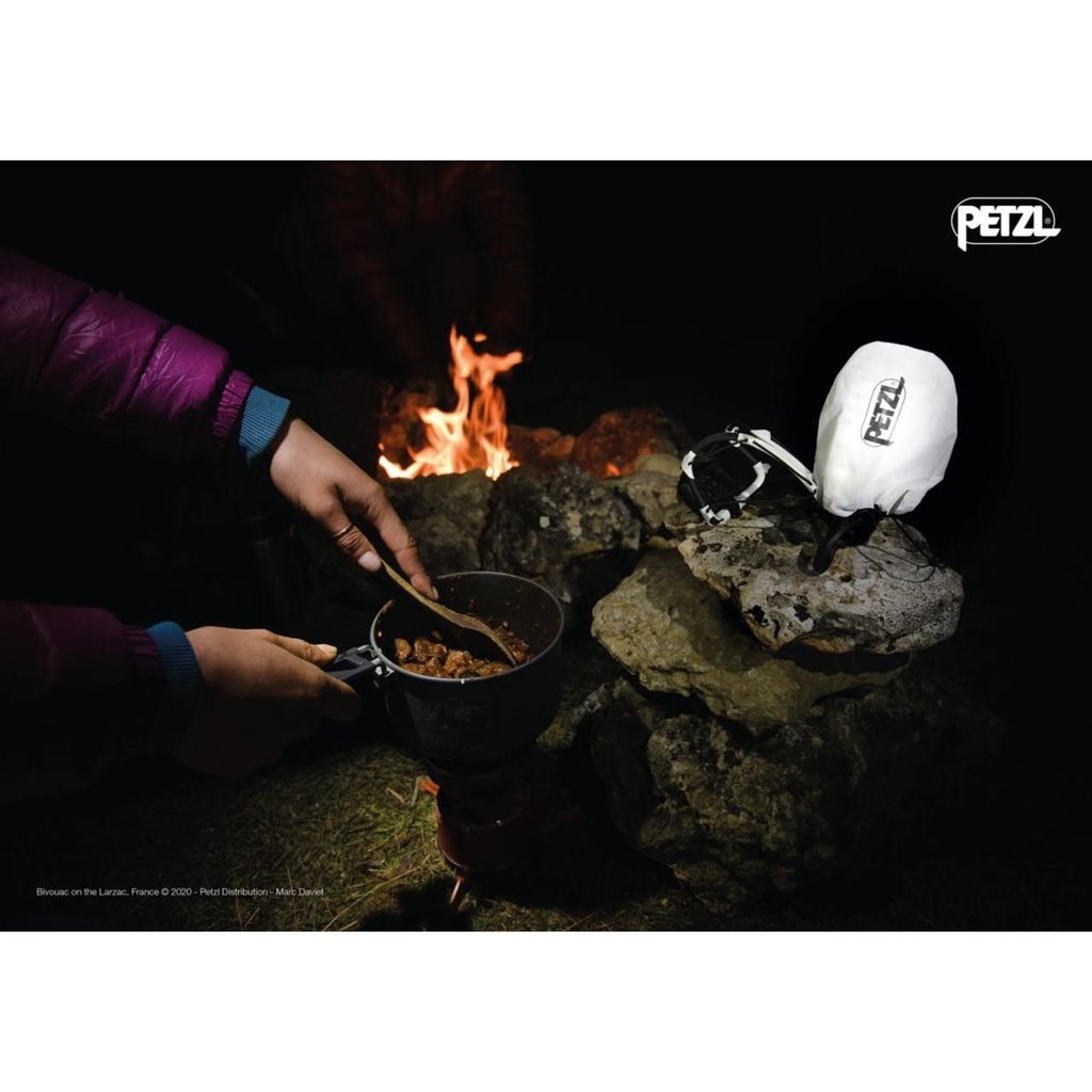 Funda de transporte Petzl SHELL LT para linterna frontal