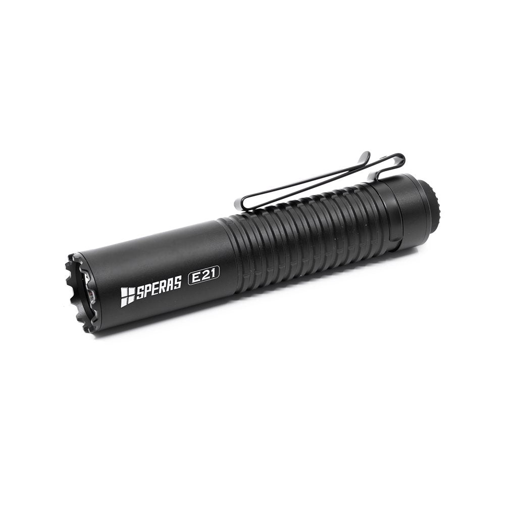 Linterna E21 recargable verde, 2000 lúmenes, LED LUMINUS SST40, alcance 322 m, cuerpo aluminio 6061, IP68