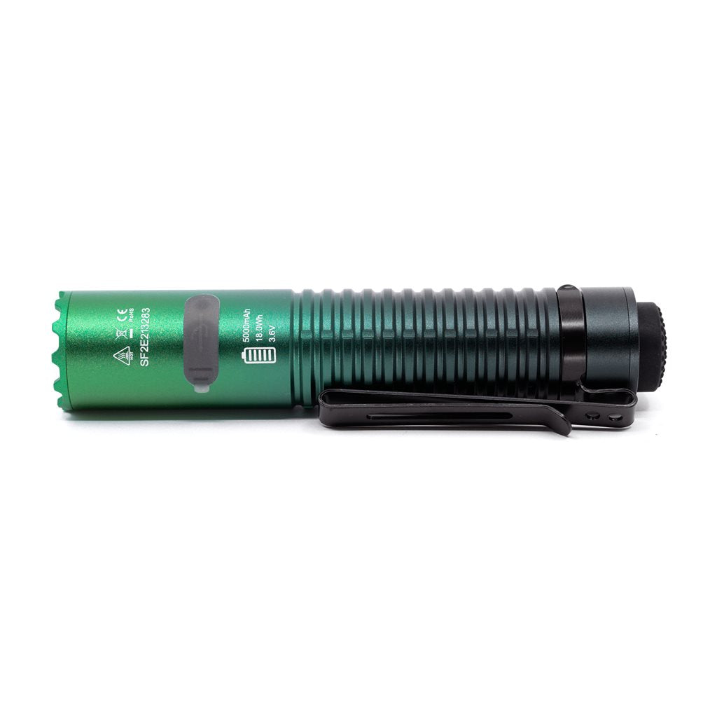 Linterna recargable E21 verde, 2000 lúmenes, alcance 322 m, aluminio 6061, IP68