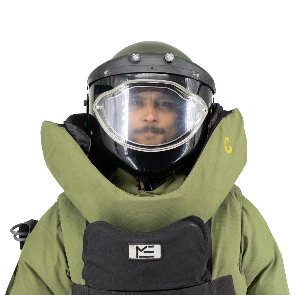Traje pirotécnico EOD 9 MED-ENG verde usado con accesorios