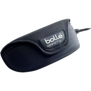 Funda negra para gafas Bollé, ligera, con cierre de velcro y opción de fijación al cinturón o con mosquetón. Peso 23 g.