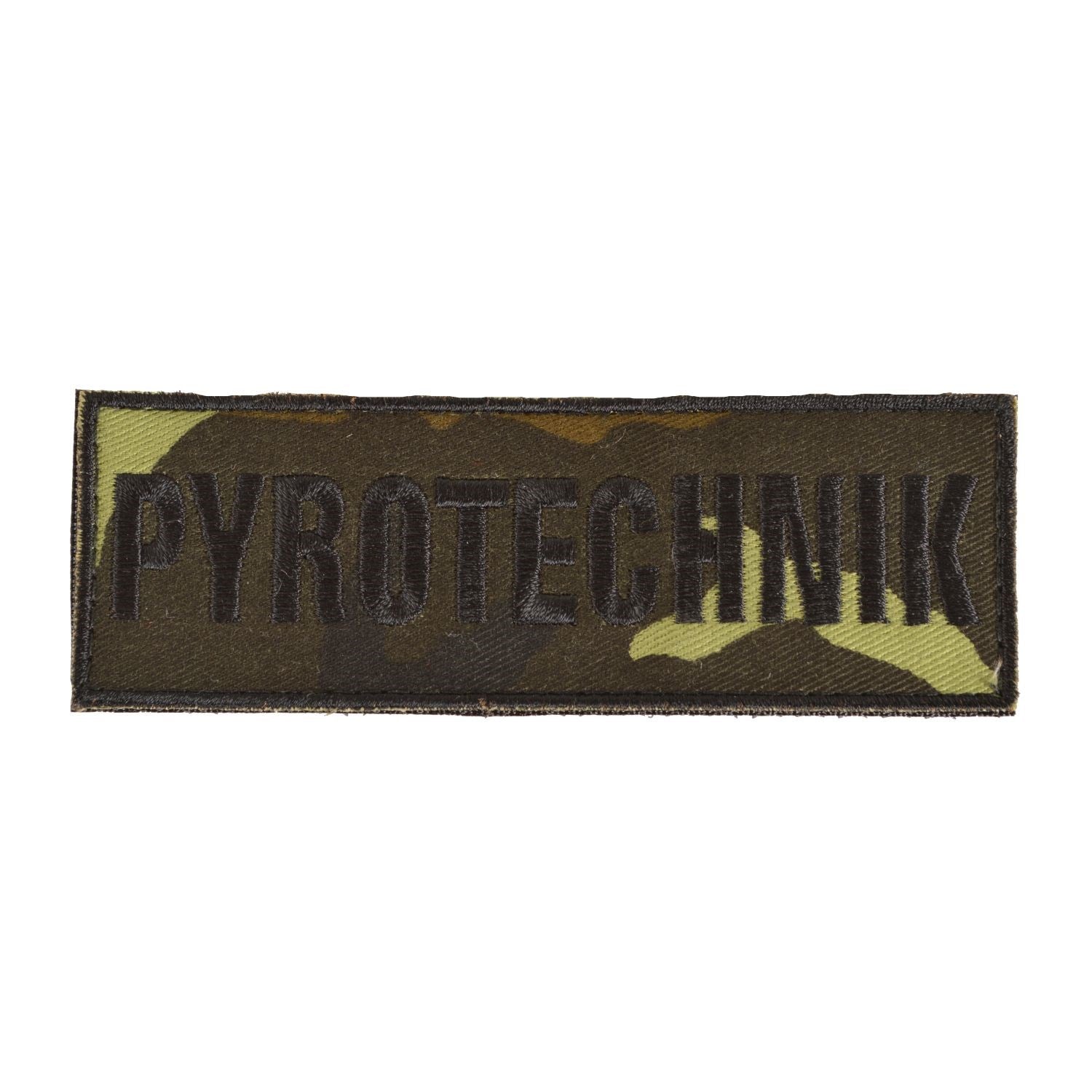 Parche Nášivka PYROTECHNIK pequeño sobre camuflaje vz.95, texto bordado en negro, tamaño aprox. 4×12 cm con velcro