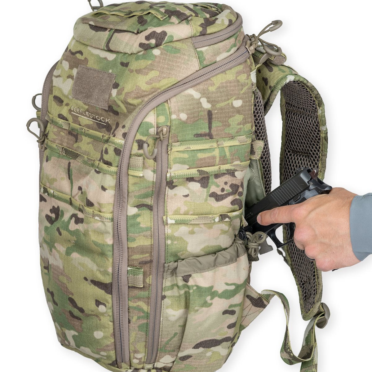 Mochila F5 SWITCHBLADE negra monocámara con portación oculta para arma corta