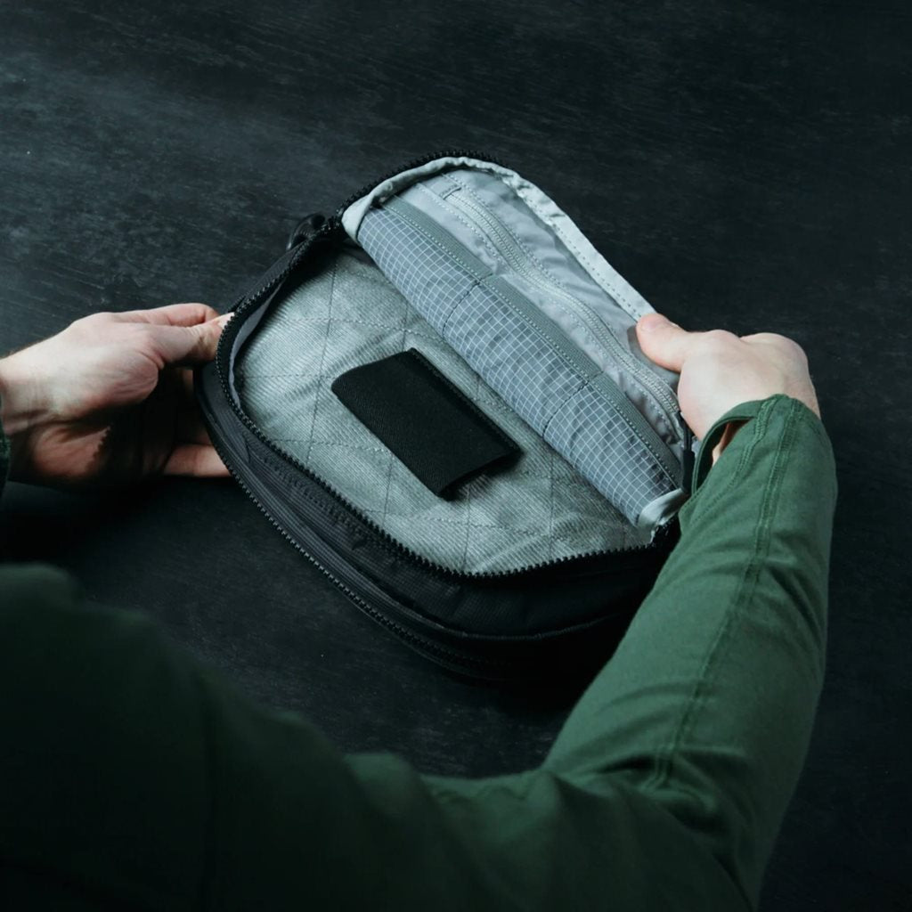 Riñonera FADE FLEX gris - crossbody convertible CCW
