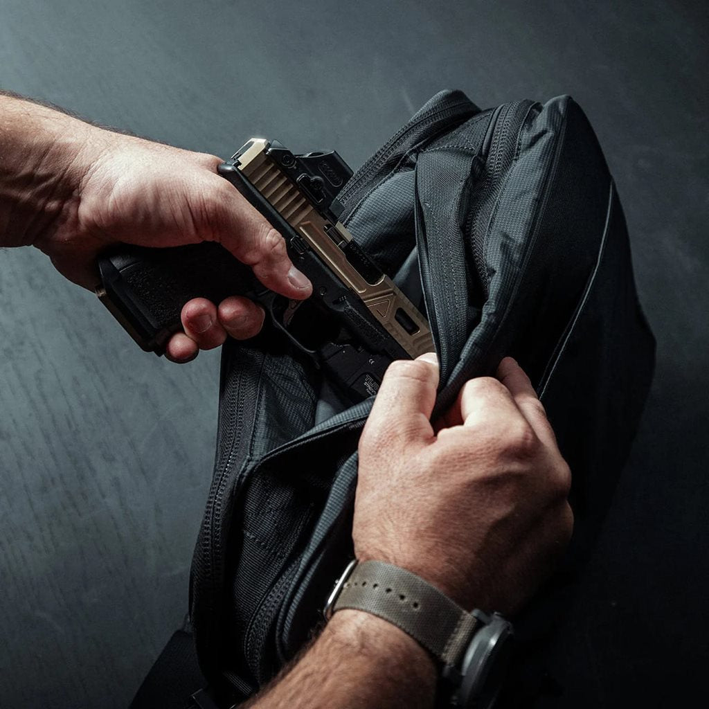 Bolsa bandolera FADE BRIEF negra Eberlestock, para portátil y porte oculto