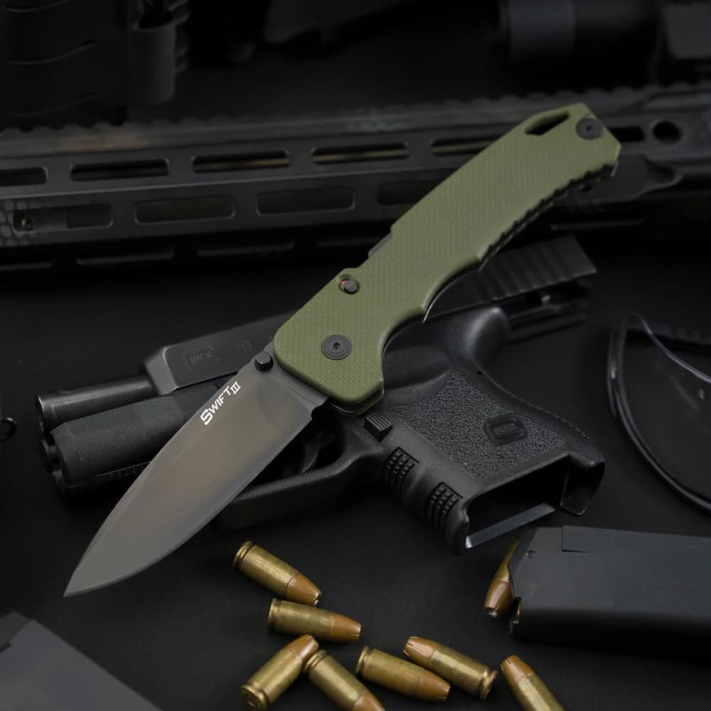 Navaja plegable SWIFT III verde con filo liso, acero de herramientas, apertura asistida y seguro Atlas®