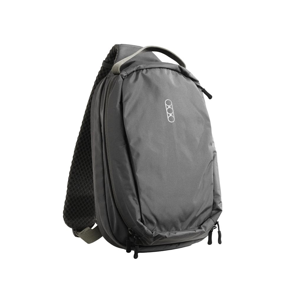 Mochila bandolera táctica FADE SLING gris en nylon 210D rip-stop para transporte discreto