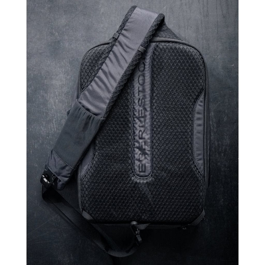 Mochila táctica FADE SLING XL gris, mochila sling de un hombro para portar pistolas y PDW compactas
