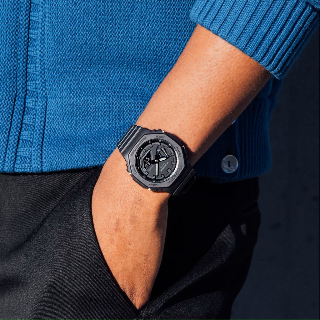 Reloj deportivo para hombre GA-2100-1A en negro y gris, carcasa de plástico reforzado con fibra de carbono