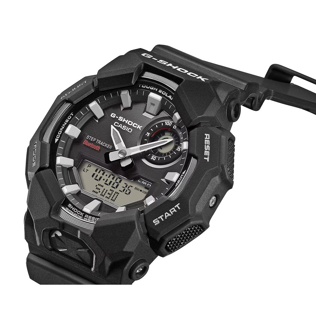 Reloj deportivo G-SHOCK GA-B010 negro en primer plano