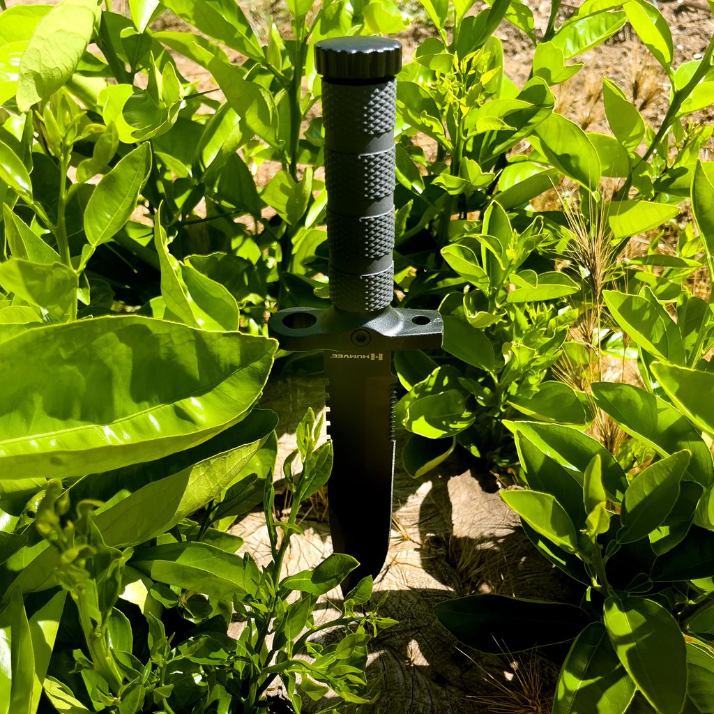 Cuchillo NEXT GEN de supervivencia con hoja fija, filo combinado, funda y accesorios