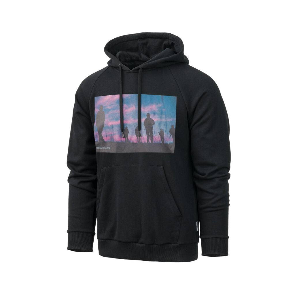 Sudadera con capucha SUNSET negra con estampado frontal de militares al atardecer y bolsillo canguro