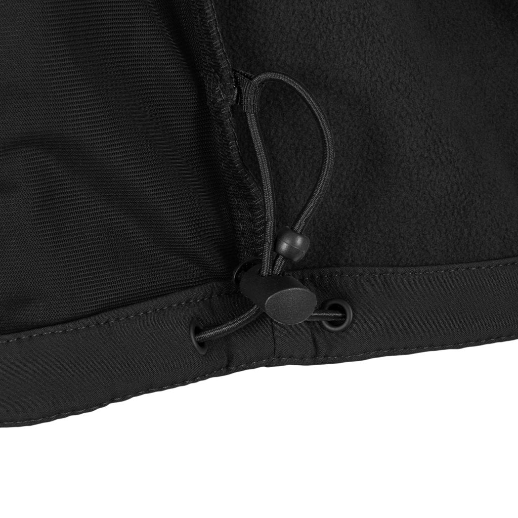 Chaqueta softshell ODIN negra de HIGHLANDER, corte anatómico y tres bolsillos