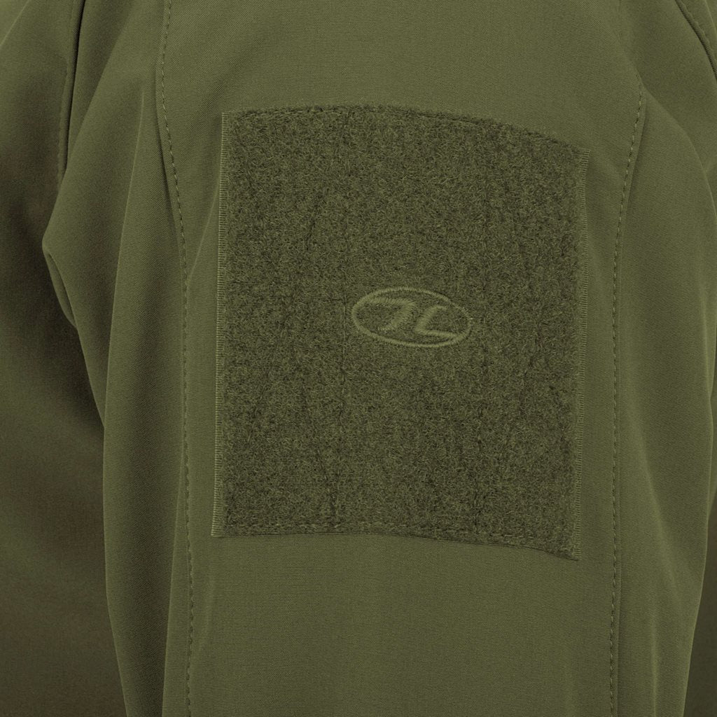 Chaqueta Softshell ODIN HIGHLANDER verde con corte anatómico y tres bolsillos