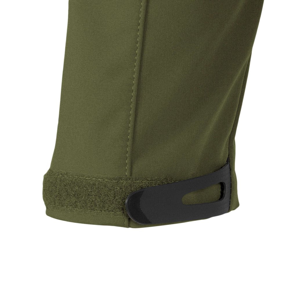 Chaqueta Softshell ODIN HIGHLANDER verde con corte anatómico y tres bolsillos